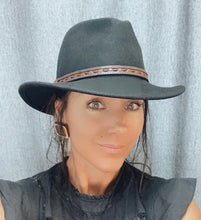 Load image into Gallery viewer, Johnny wool safari hat
