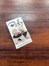 Load image into Gallery viewer, BudzbyKaz Linen earrings