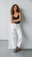 Load image into Gallery viewer, Straight Leg Stretch Jeans