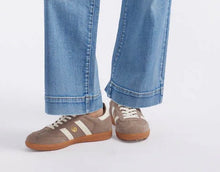 Load image into Gallery viewer, Goodsole Sneakers