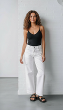 Load image into Gallery viewer, Straight Leg Stretch Jeans