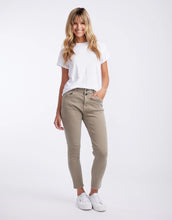Load image into Gallery viewer, Italian star jeans-Emma