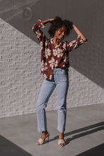 Load image into Gallery viewer, Deliyla Sorrento Button Top