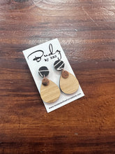 Load image into Gallery viewer, BudzbyKaz Linen earrings