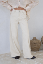 Load image into Gallery viewer, Straight Leg Stretch Jeans