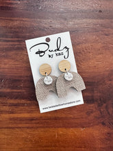 Load image into Gallery viewer, BudzbyKaz Linen earrings