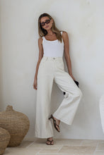 Load image into Gallery viewer, Straight Leg Stretch Jeans