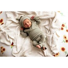 Load image into Gallery viewer, Snugglehunny Organic Growsuit